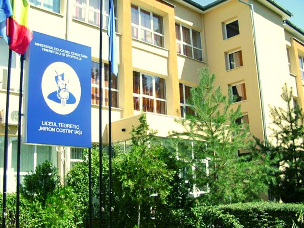 Instalatie-amplificare-clopotel-liceu-miron-costin-iasi-0